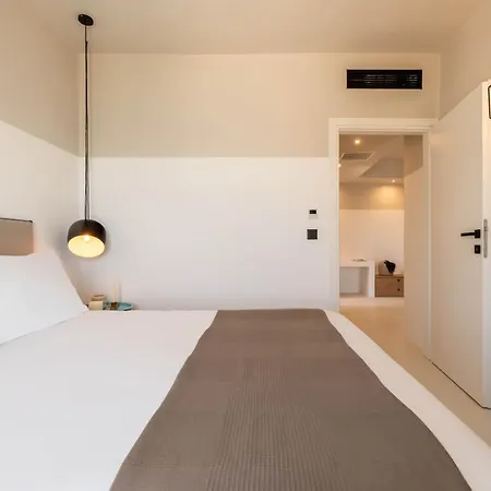 Play A Member Of Brown Hotel Páros