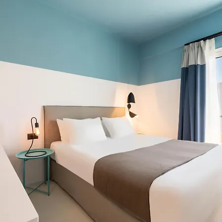 Play A Member Of Brown Hotel Paro